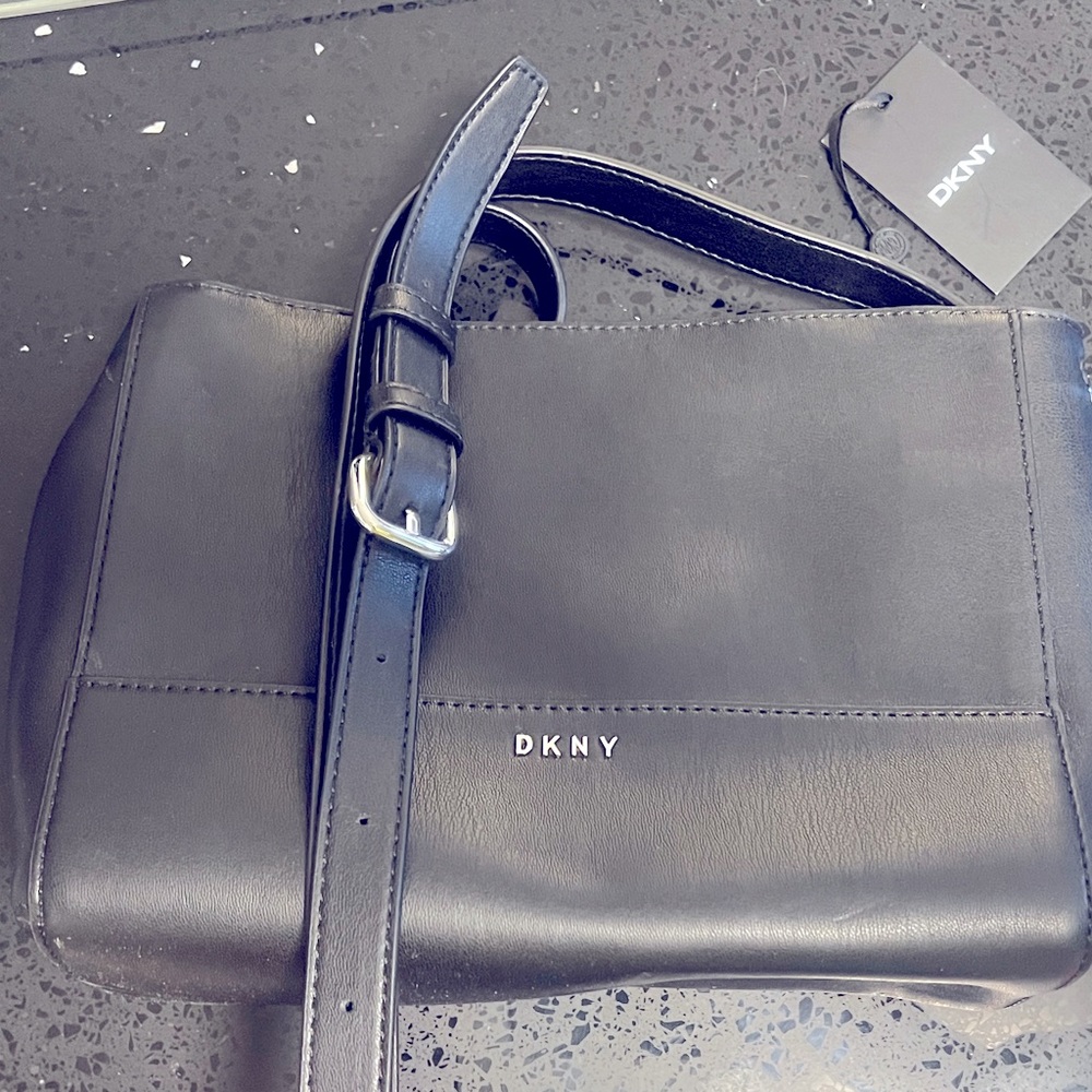 NWT: DKNY gretina crossbody bag black leather